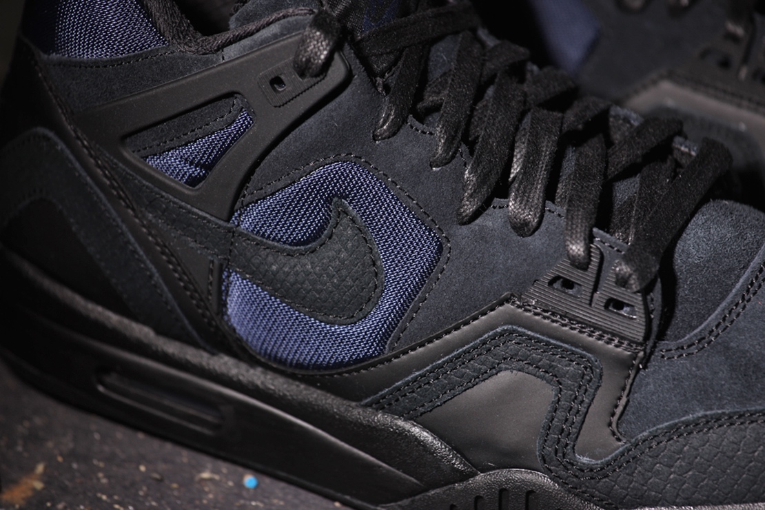 nike-air-tech-challenge-ii-black-obsidian-03