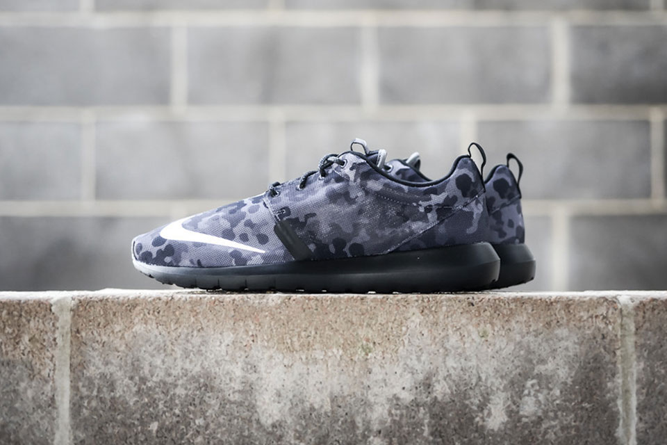 nike-dark-grey-black-ivory-pack-2