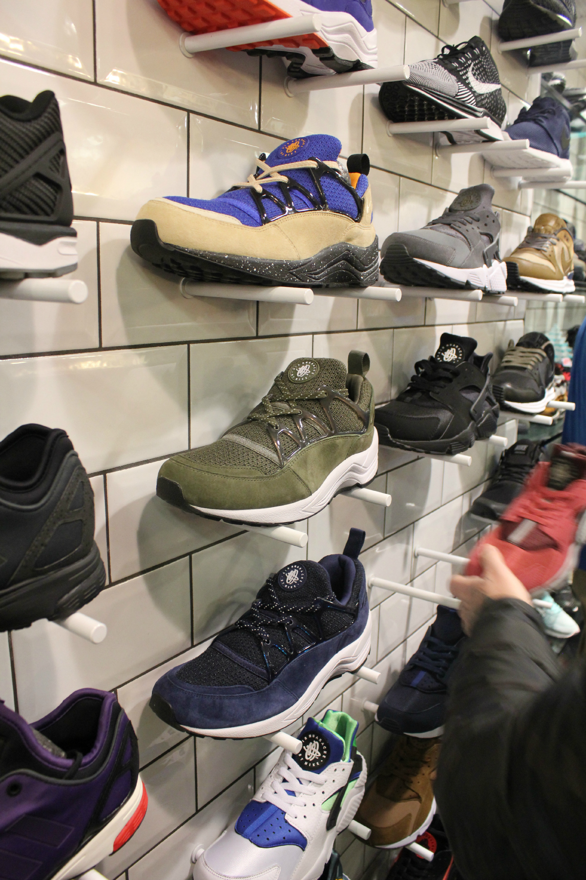 milano sneakers store
