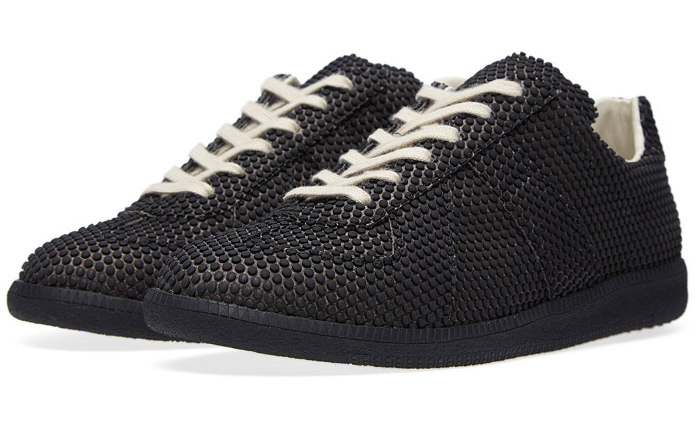 18-03-2015_maisonmargiela_22replicasneaker_blackrubberisedpolkadot_2_amc