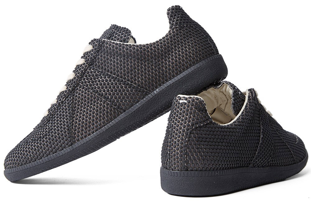18-03-2015_maisonmargiela_22replicasneaker_blackrubberisedpolkadot_8_amc