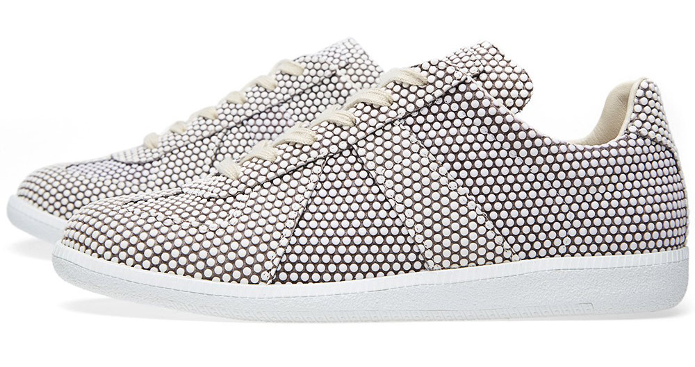 18-03-2015_maisonmargiela_22replicasneaker_whiterubberisedpolkadot_2