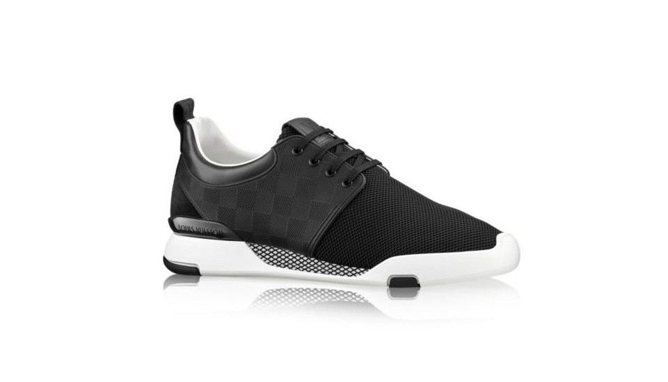 louis-vuitton-nike-roshe-one-01-960x550