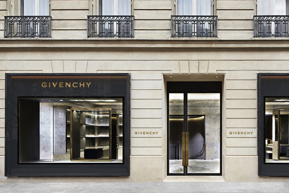 SHOPenauer Stores. Shopping a Parigi: Givenchy.
